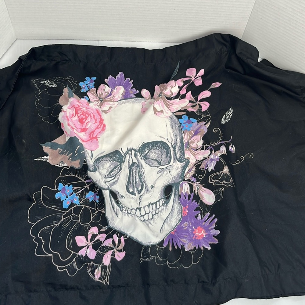 Skull and flowers Duvet and pillowcase set twin size 70x84”